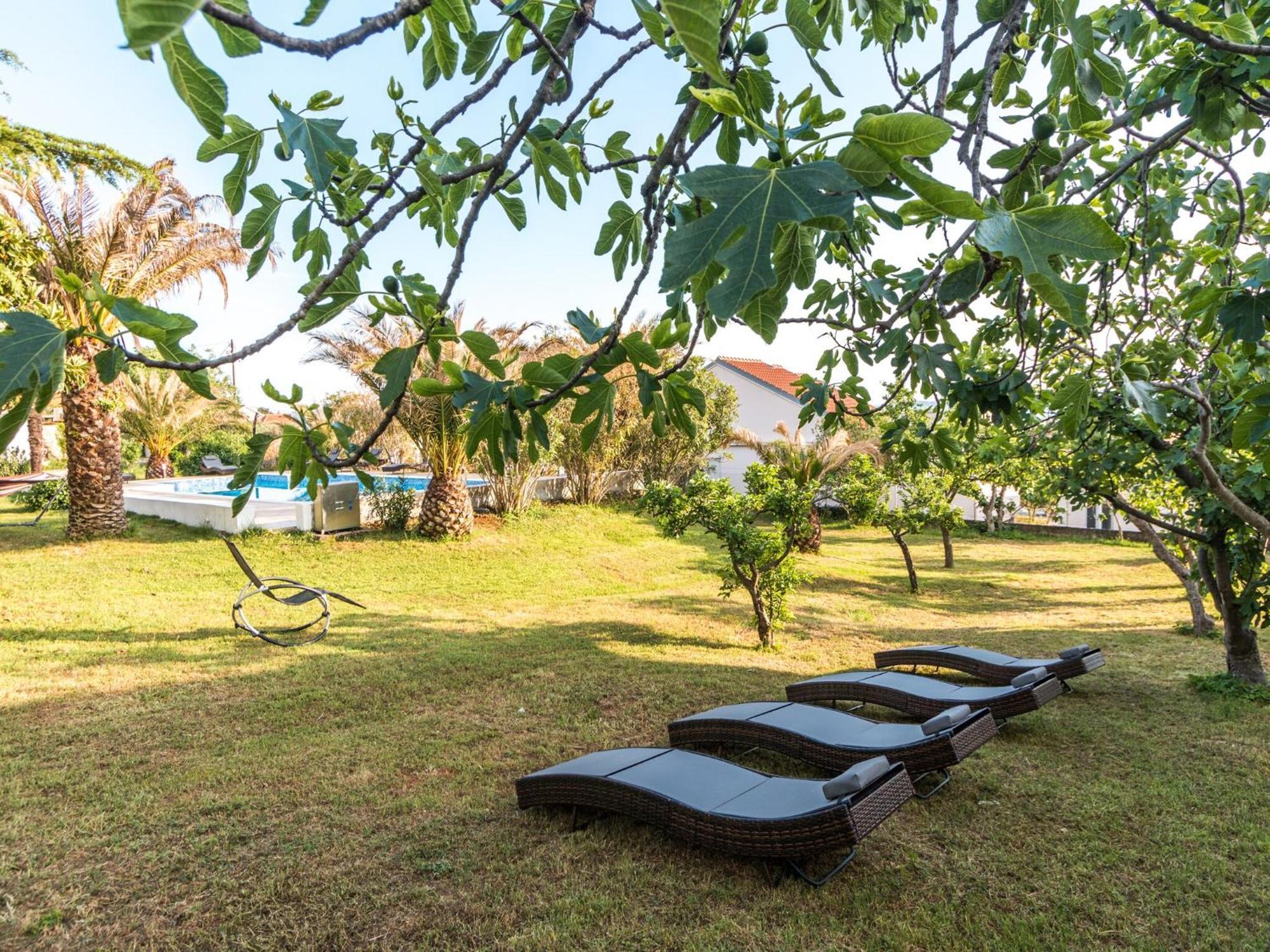 Scenic Holiday Home In Bibinje Near Sea Exterior photo