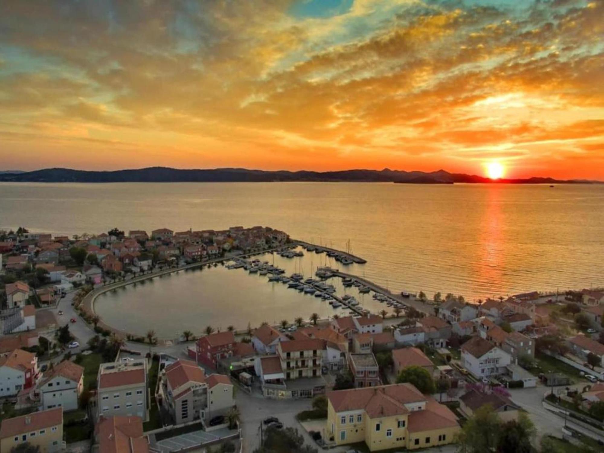Scenic Holiday Home In Bibinje Near Sea Exterior photo