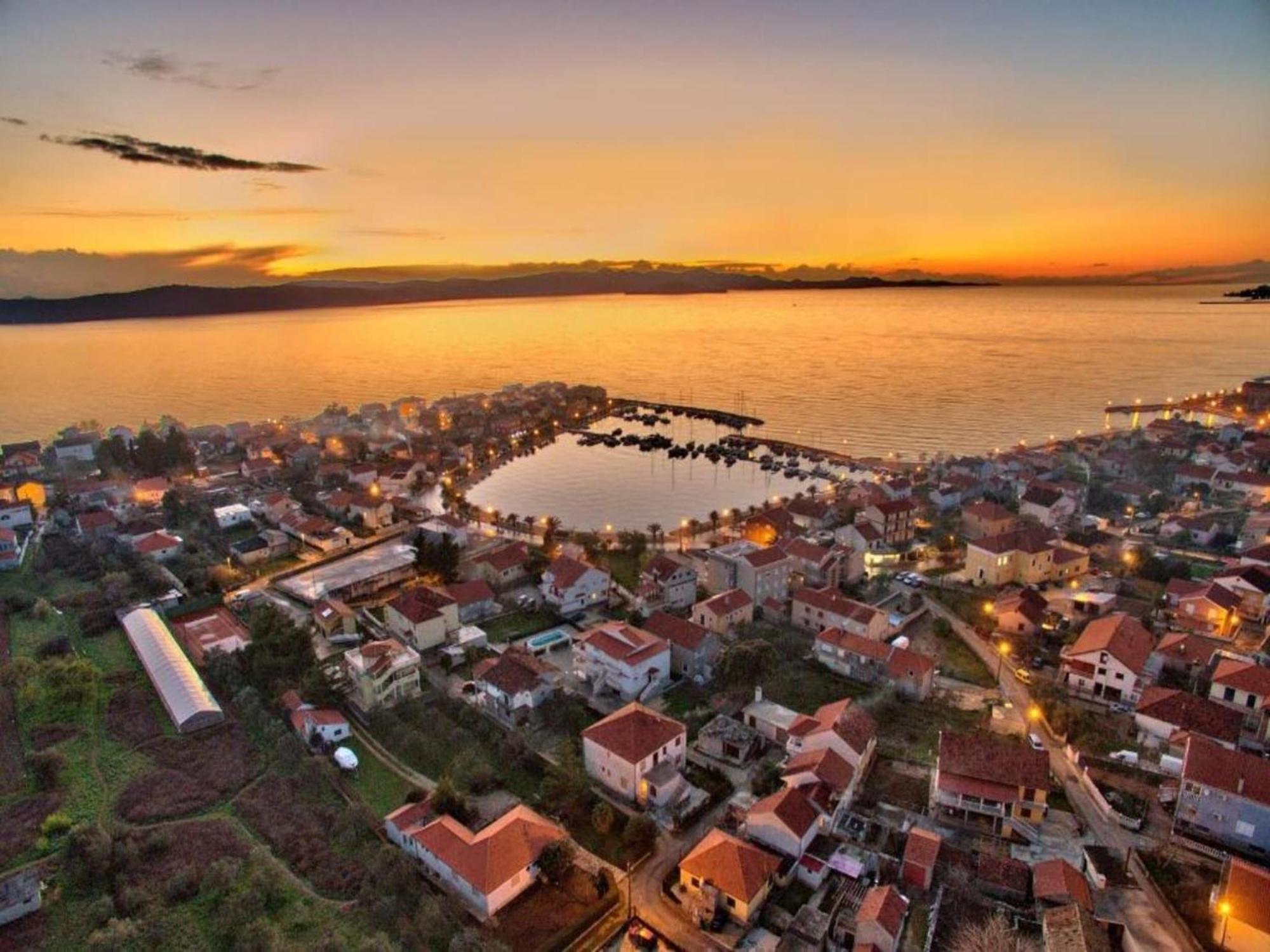 Scenic Holiday Home In Bibinje Near Sea Exterior photo